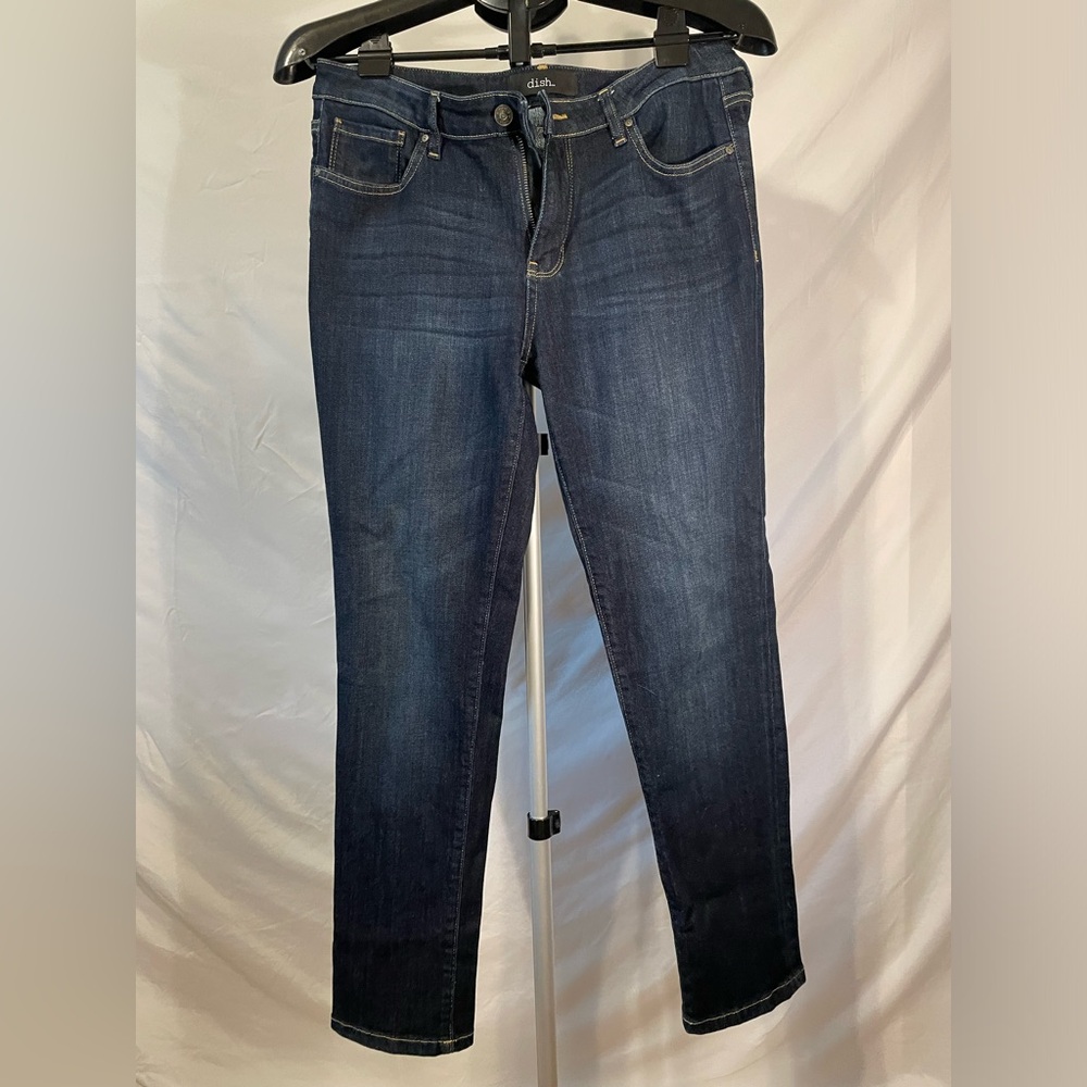 Dish dark blue jeans